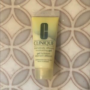 5/$25 Clinique Dramatically Different Gel